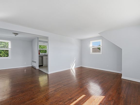 3rd image of 55 Marconi St Floor 2