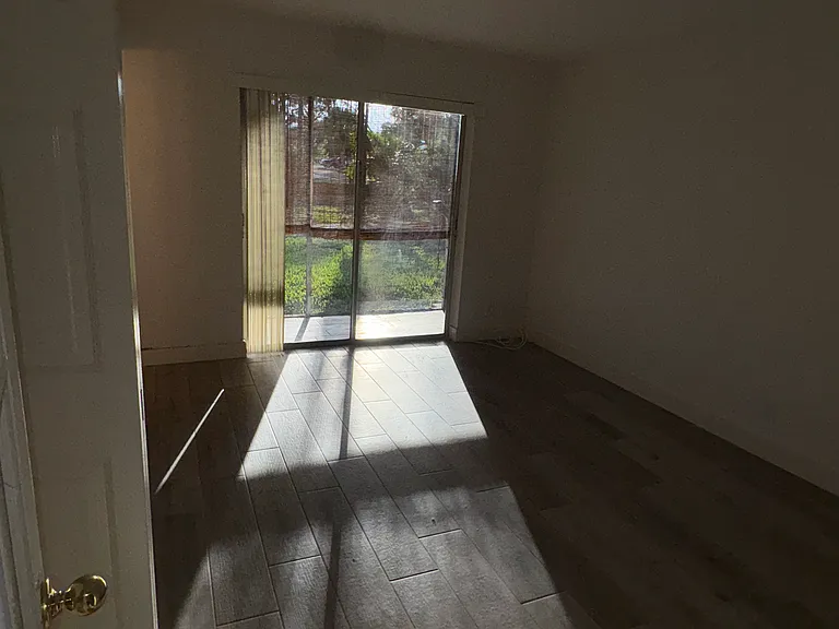 305 E Ocean Ave #102 — Photo 5