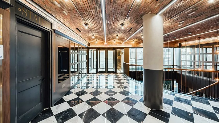 Rented by Nooklyn NYC LLC | media 112