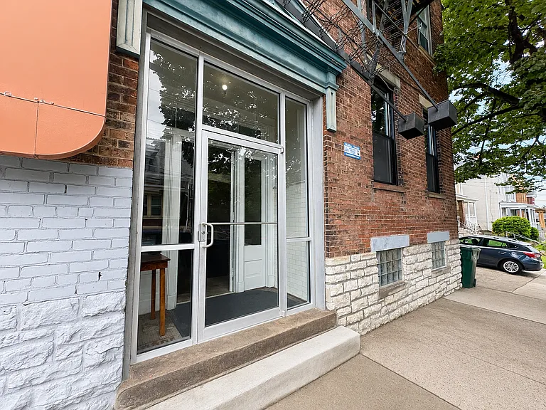 315 W McMillan St — Photo 3