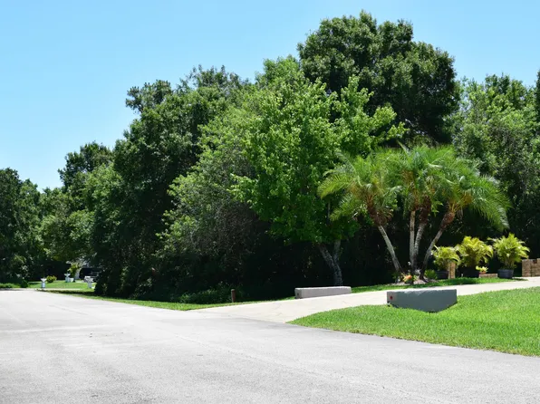 8675 Pine Martin Lane, Fort Pierce, FL 34947