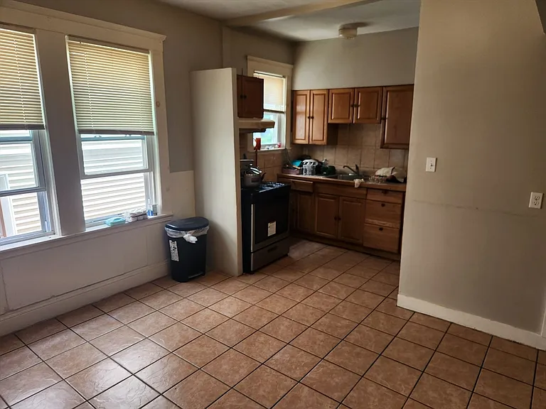 43 Sumner St #1 — Photo 2