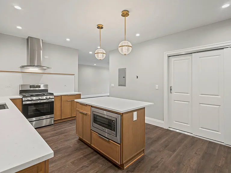 1036 Lake St #2N — Photo 10