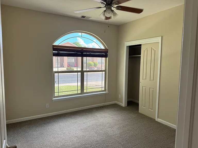2506 Van Buren Ave — Photo 6