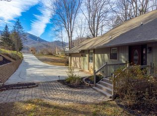 66 Woodcrest Cir, Franklin, NC 28734
