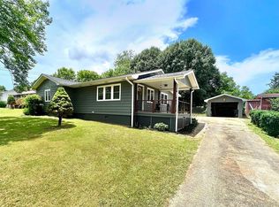 116 3rd St, Franklin, NC 28734