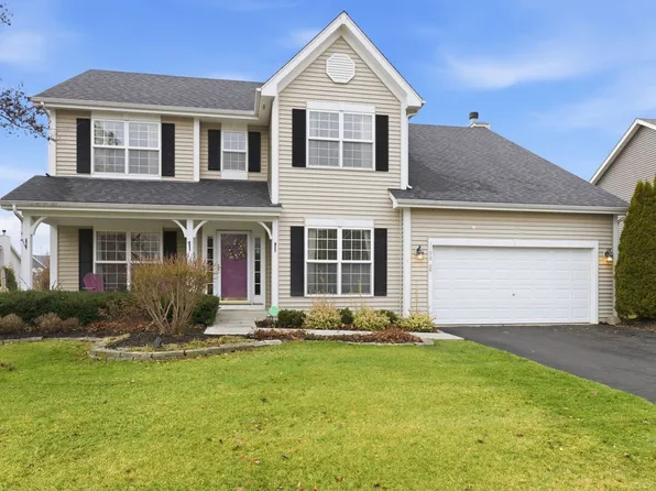 1196 Fieldstone Dr, Crystal Lake, IL 60014