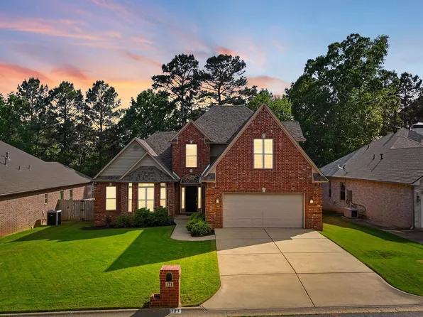 121 Lily Dr, Maumelle, AR 72113