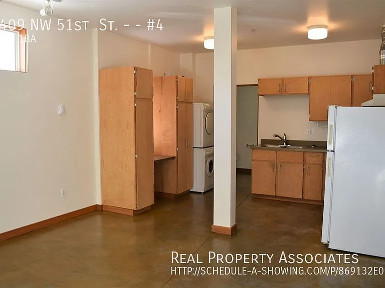 1409 NW 51st St #4 — Photo 3