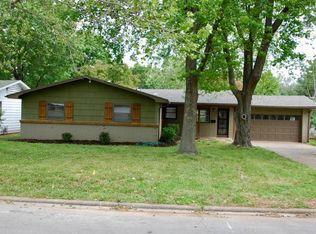 1065 E Edgewood St, Springfield, MO 65807