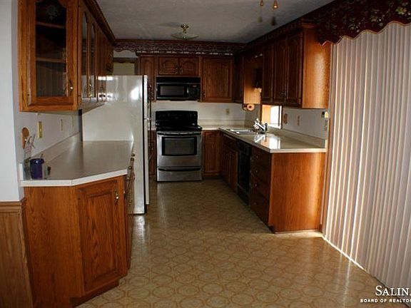 5th image of 1211 Martin Ave