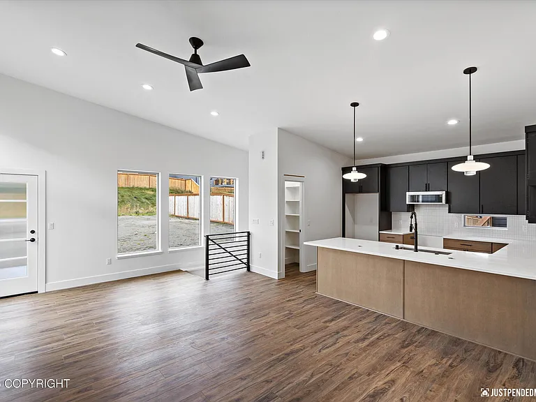 5376 Sandhill Loop — Photo 1