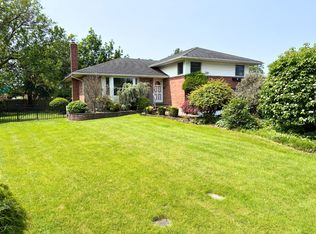 310 S Oyster Bay Rd, Syosset, NY 11791