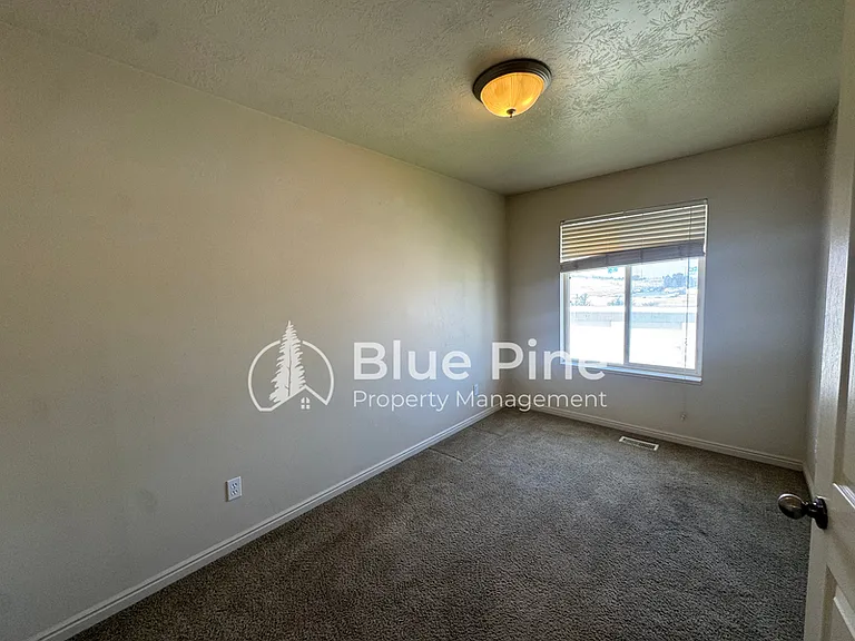 429 Raven Way — Photo 16