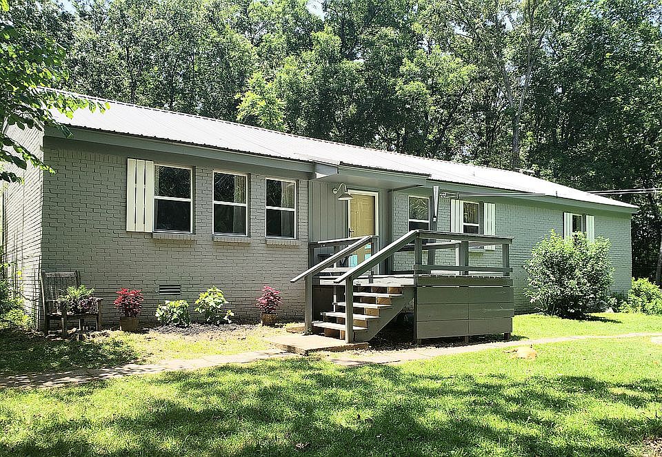 3B/2B Brick Home on 18 Acres