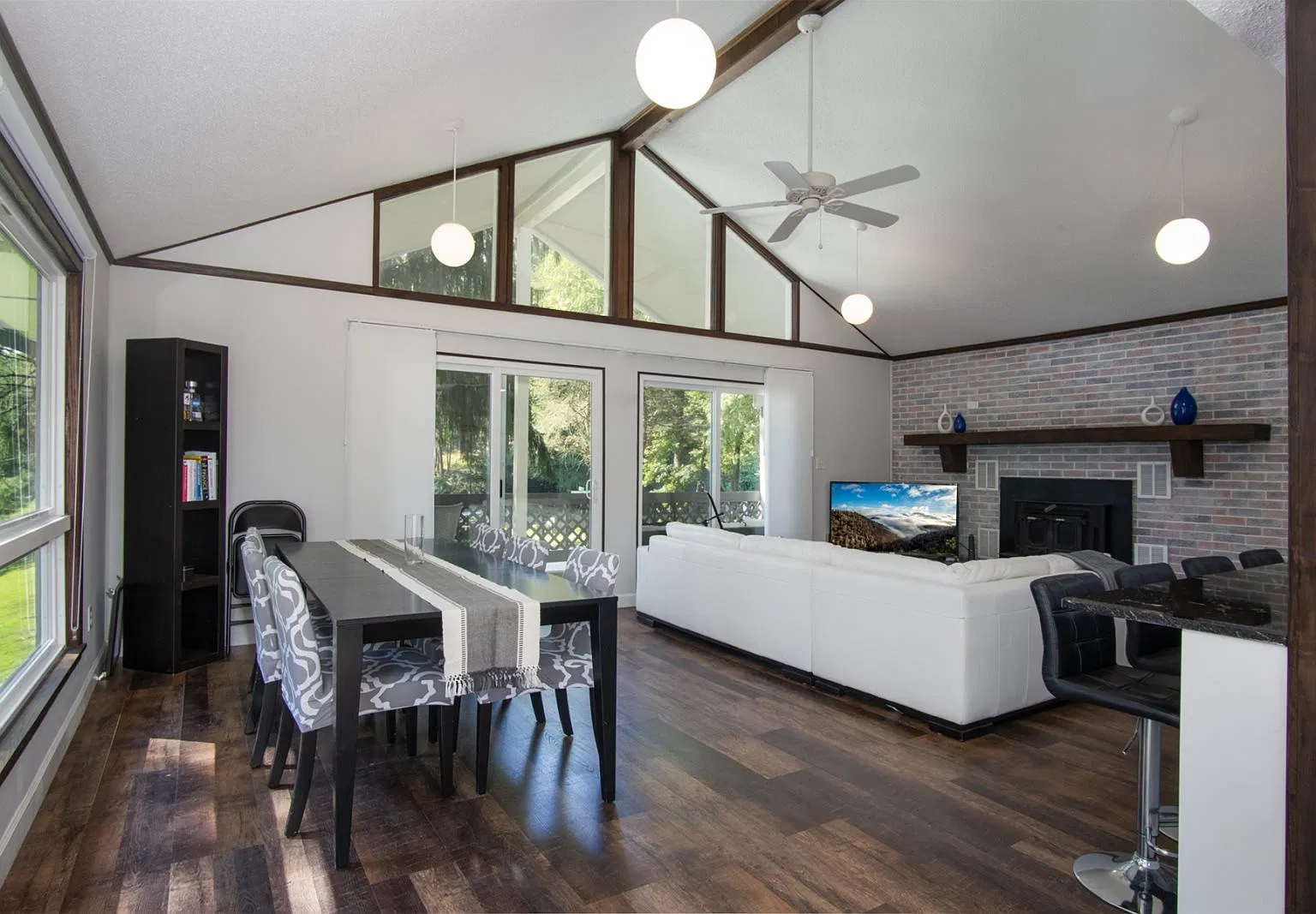 3 bed, 1645 sqft, $2,500 — Photo 3