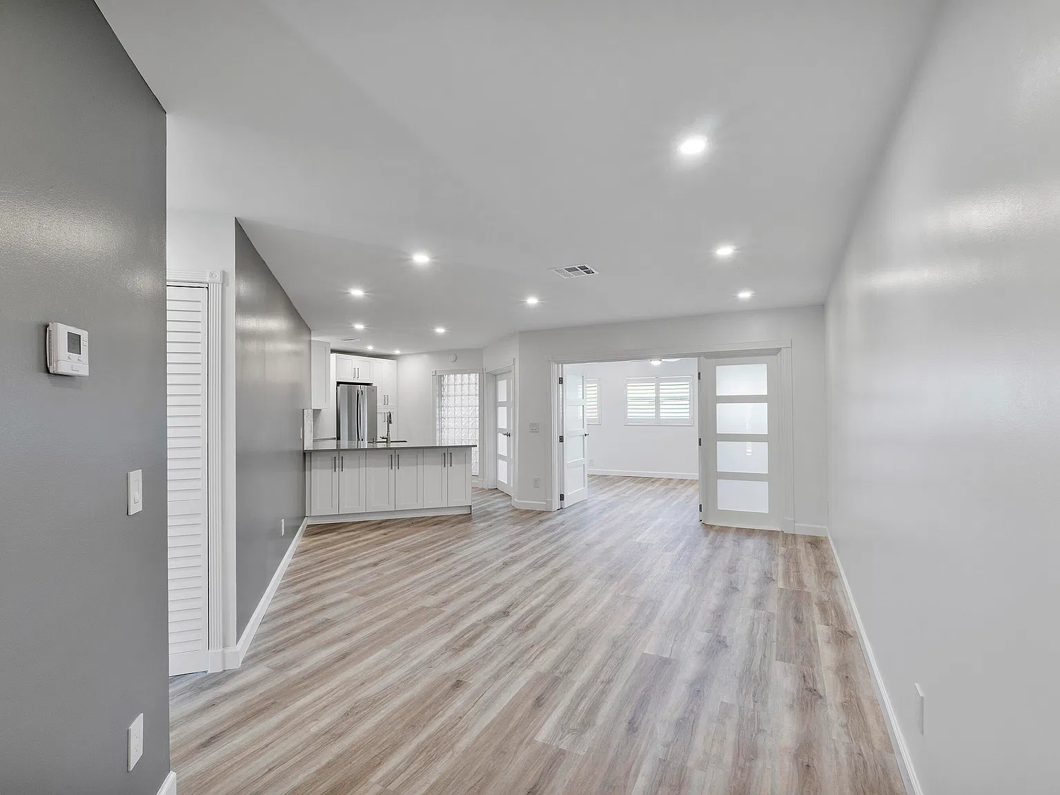 2 bed, 1.5 bath, 1100 sqft, $2,300 — Photo 3