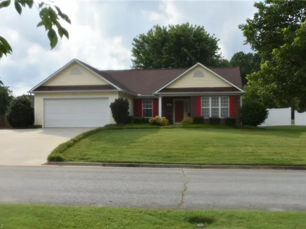 3865 Tanyard Mill Ct, High Point, NC 27265