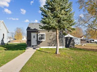 904 Emmett St, Burlington, IA 52601