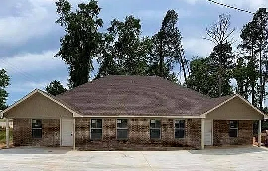 3 bed, 1300 sqft, $1,595 — Photo 1