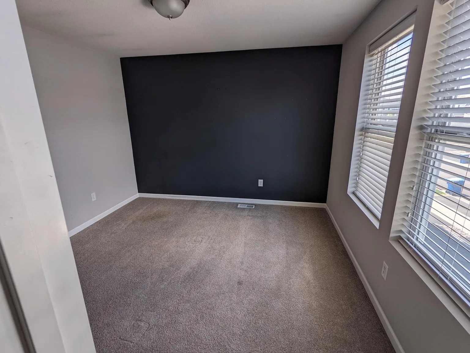 3 bed, 1854 sqft, $2,750 — Photo 2