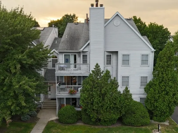 54 Quartz Ln, Paterson City, NJ 07501