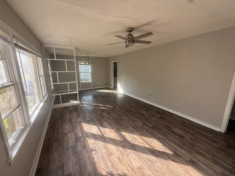 314 Clubview Dr — Photo 3
