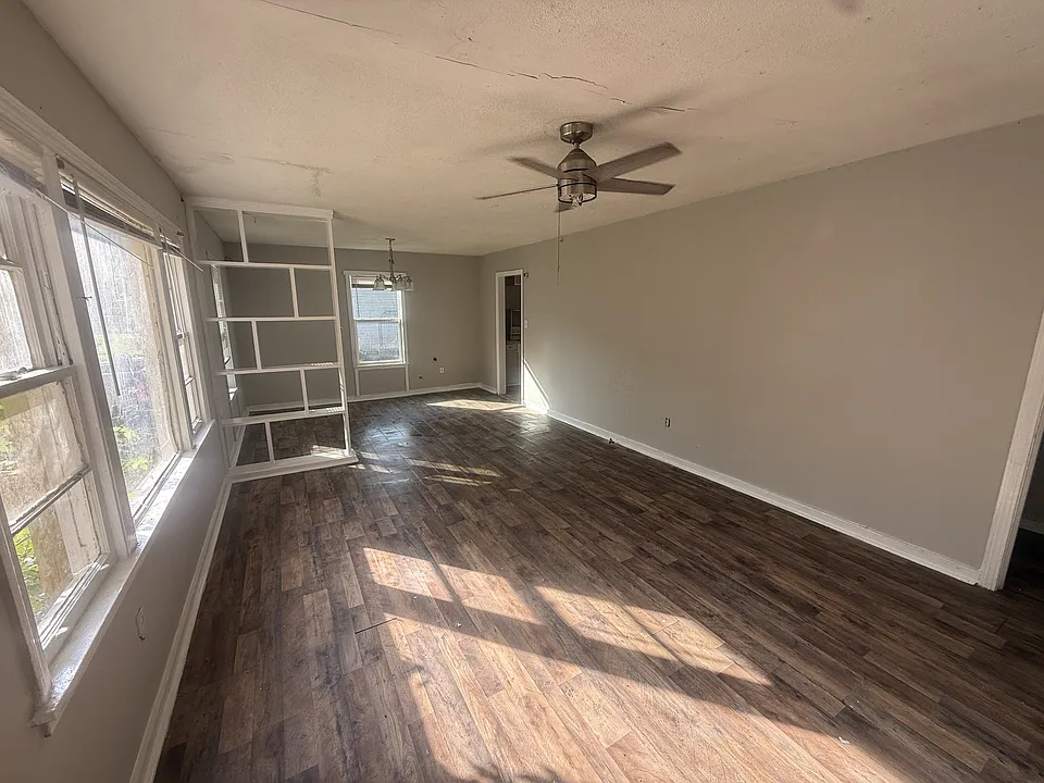 314 Clubview Dr