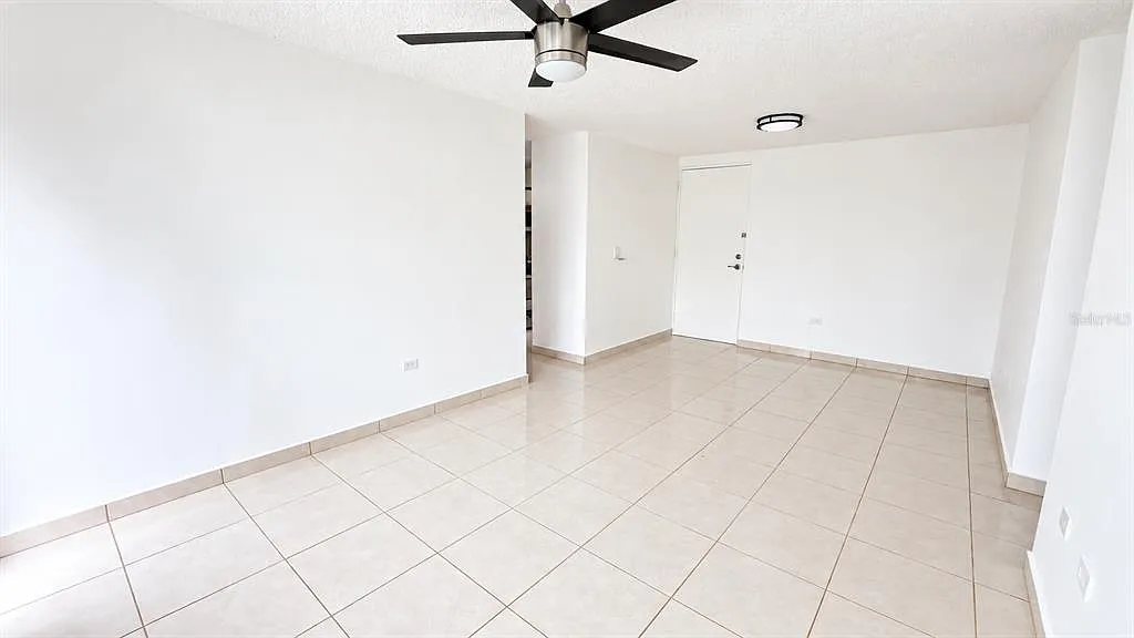 2 bed, 2.0 bath, 843 sqft, $1,975 — Photo 3