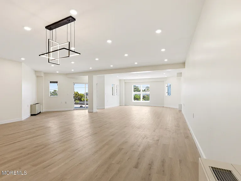300 Ocean Ave N #C1 — Photo 14