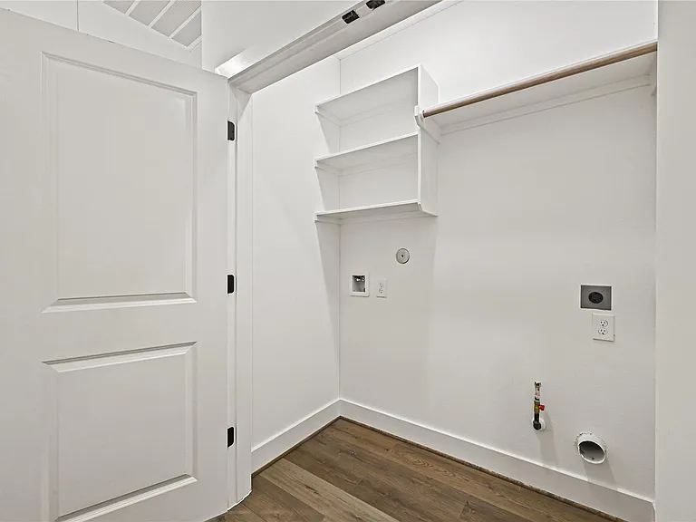 6530 Goldspier St — Photo 23