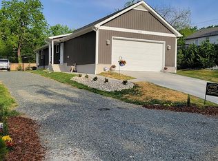 2112 Rawson St, Winston Salem, NC 27127