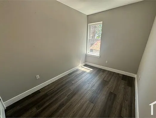 700 Chancellor Ave #202 — Photo 3
