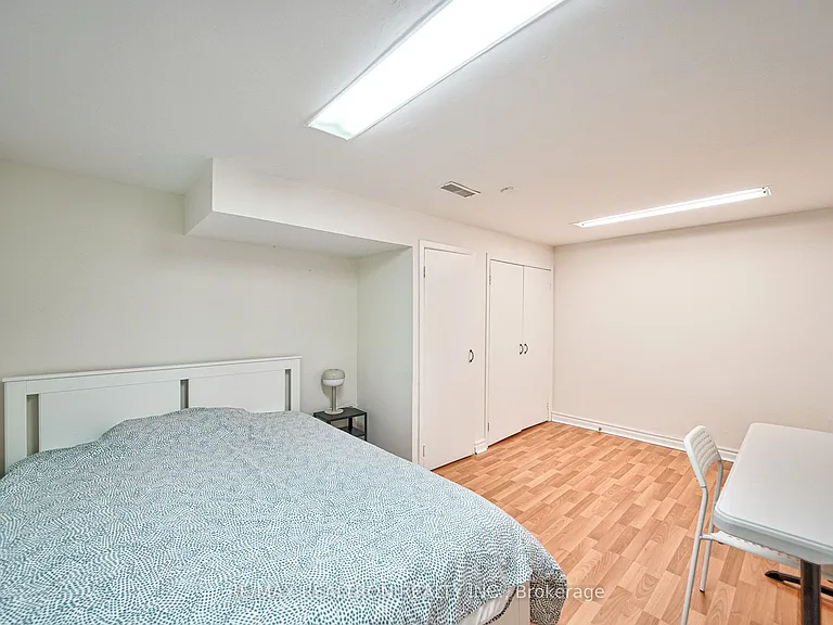 50 Axsmith Cres — Photo 37