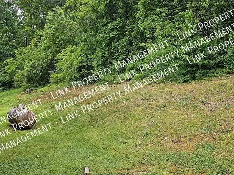 2433 Meade Cir — Photo 33