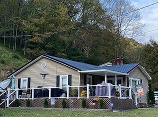 207 Snow Hill Dr, Charleston, WV 25311