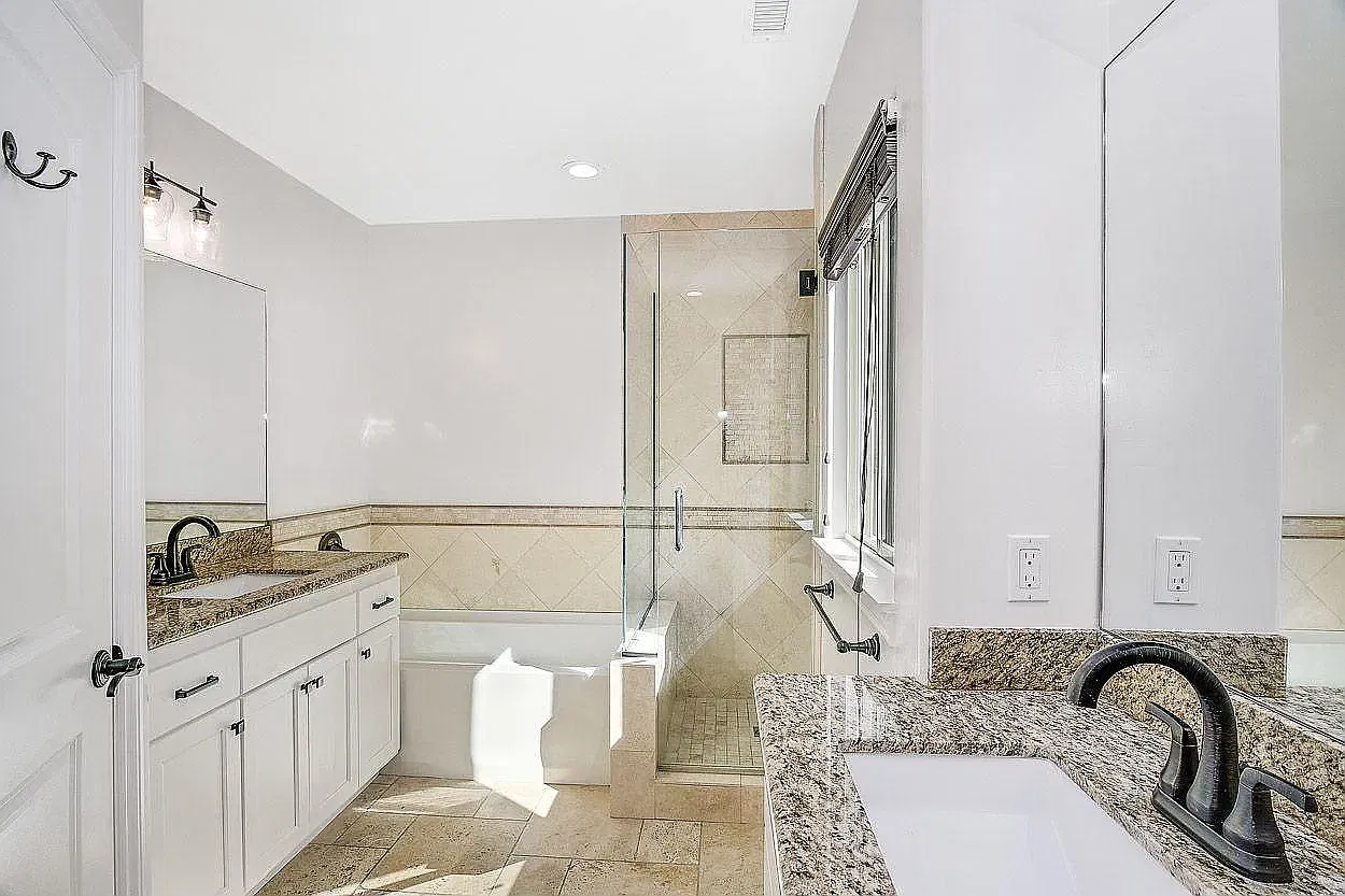 2 bed, 1500 sqft, $5,200 — Photo 3