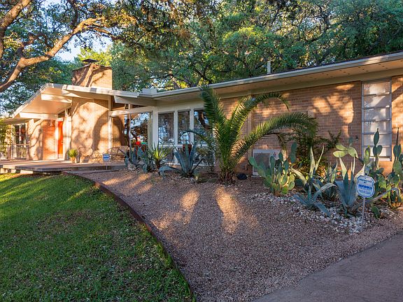 2nd image of 204 McConnell Dr