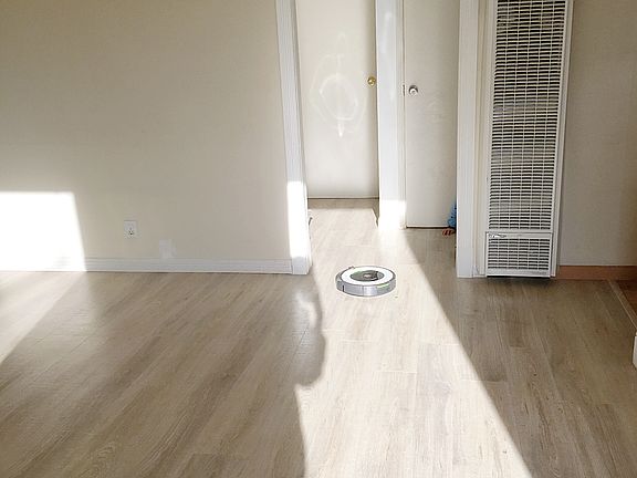 4th image of 2435 Crystal Dr
