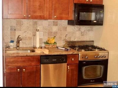 3041 Edwin Ave APT 3E, Fort Lee, NJ, 07024