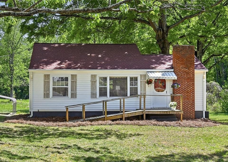 1st image of 4966 Red Pine Ln