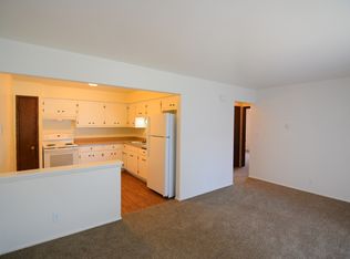 442 Hartwell St, Elkhorn, WI 53121