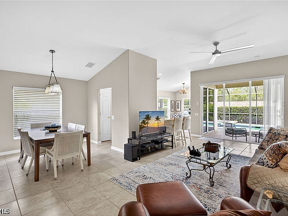 2nd image of 10082 Oakhurst Way