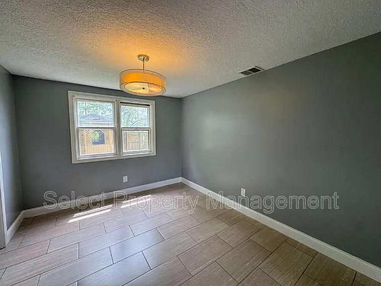 7021 Omaha Ct — Photo 4