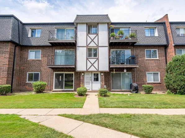 9459 Bay Colony Dr APT 1S, Des Plaines, IL 60016