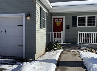 27 Peck Ave, Glens Falls, NY 12801