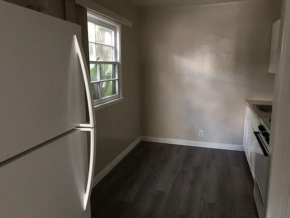 4th image of 1601 Pontius Ave Fl 1ST