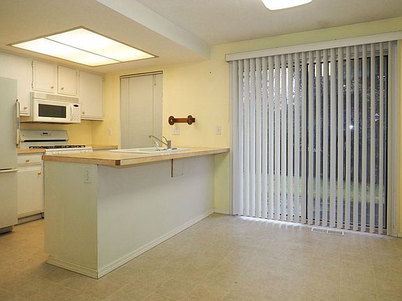 5th image of 2609 Fircrest Dr SE