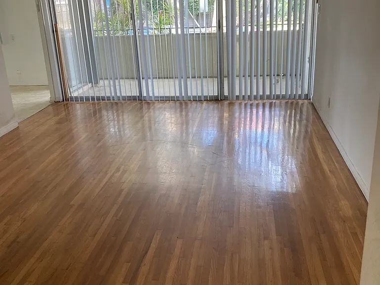 1307 Barry Ave #2 — Photo 3