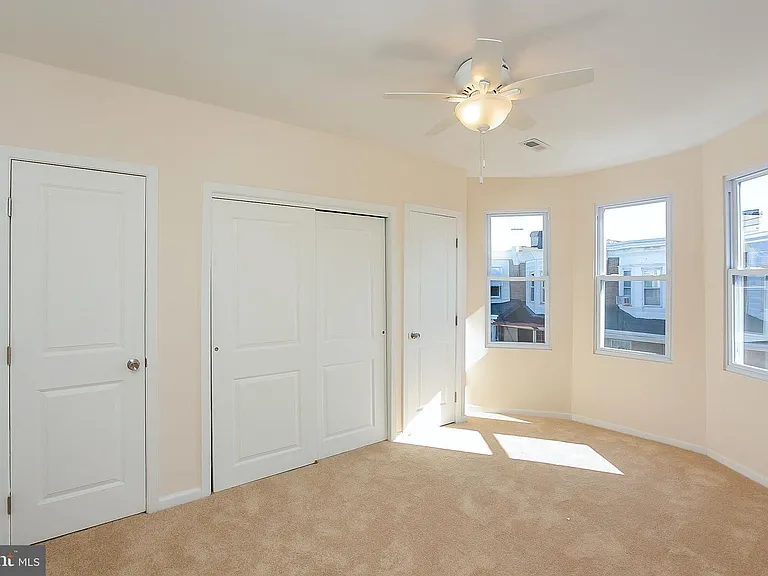 142 S Peach St — Photo 11